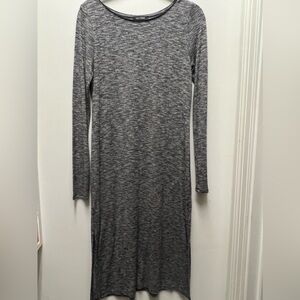 White House and Black Market long sleeves in Black and white color size M.